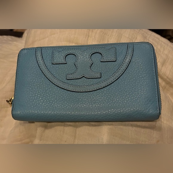 Tory Burch Handbags - Tory Burch Sky Blue Leather wallet